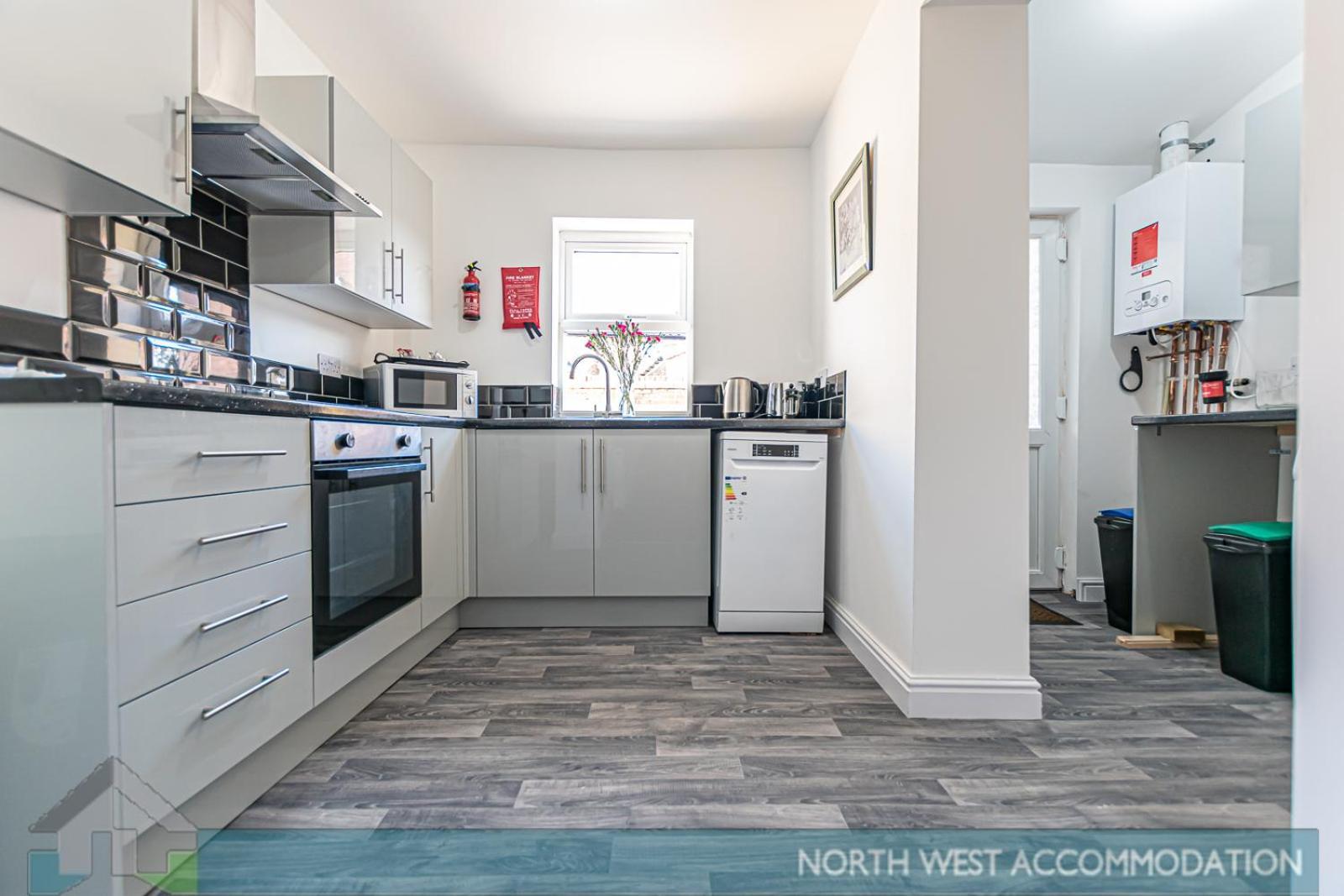 Wellfield Serviced Accommodation ワーリントン エクステリア 写真