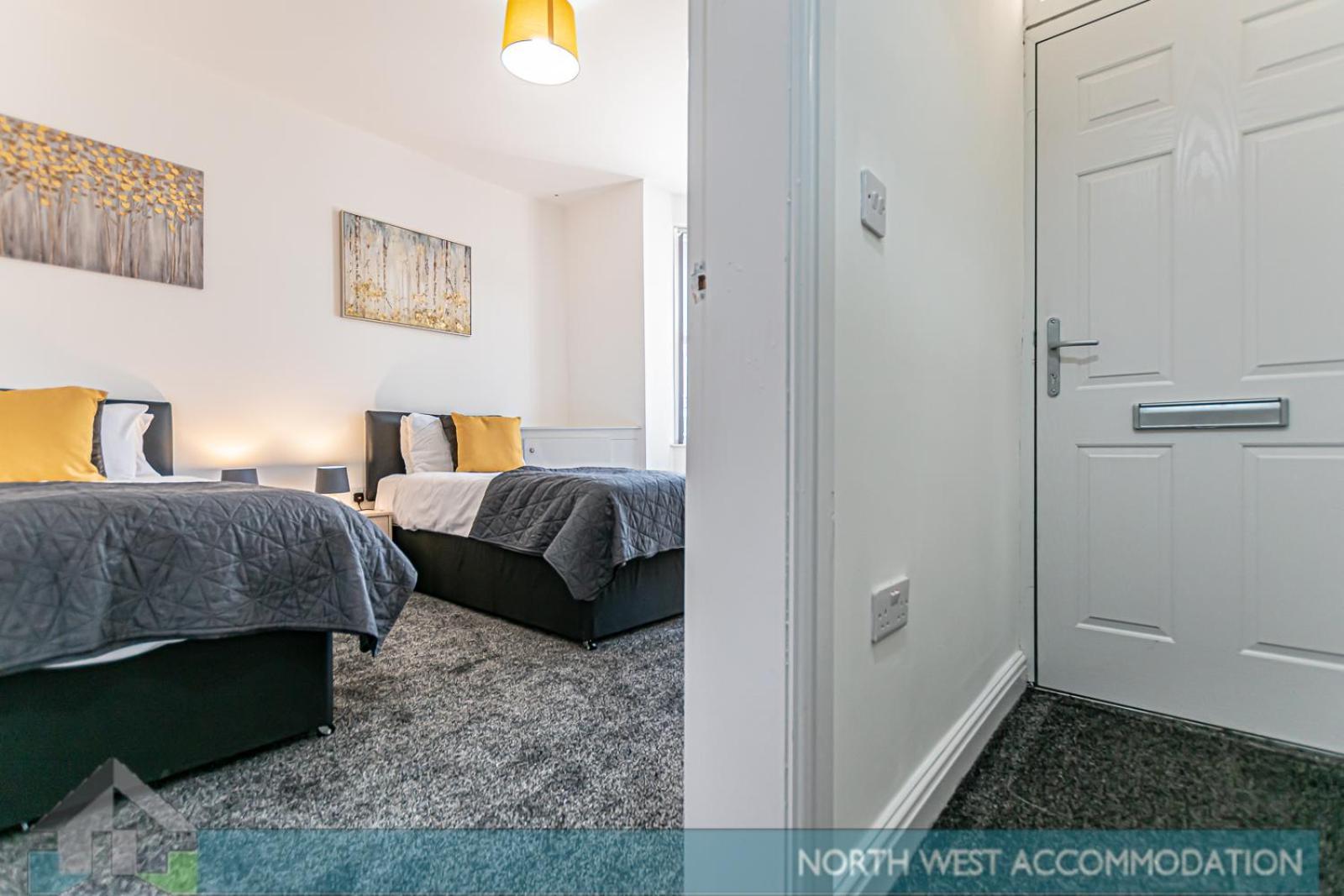 Wellfield Serviced Accommodation ワーリントン エクステリア 写真