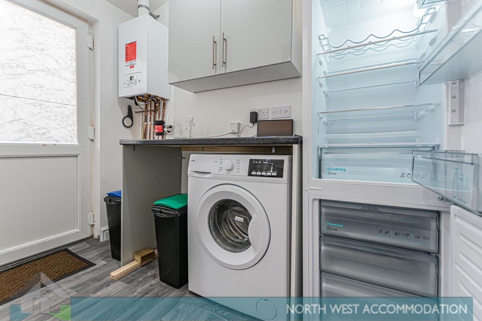 Wellfield Serviced Accommodation ワーリントン エクステリア 写真